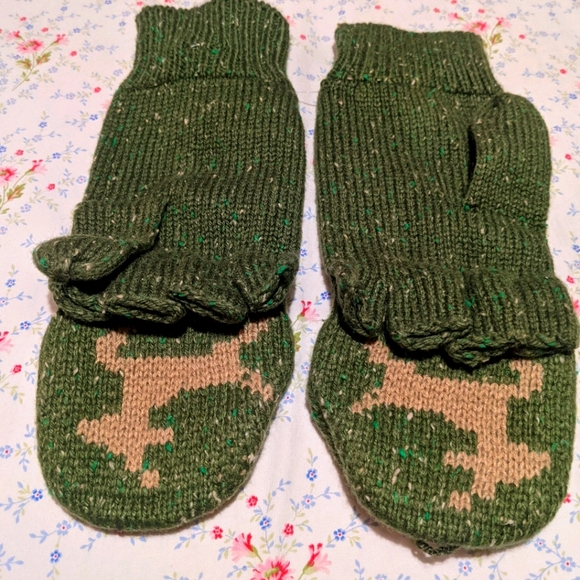 Bernie Sanders mittens look a like - Picture 2 of 2